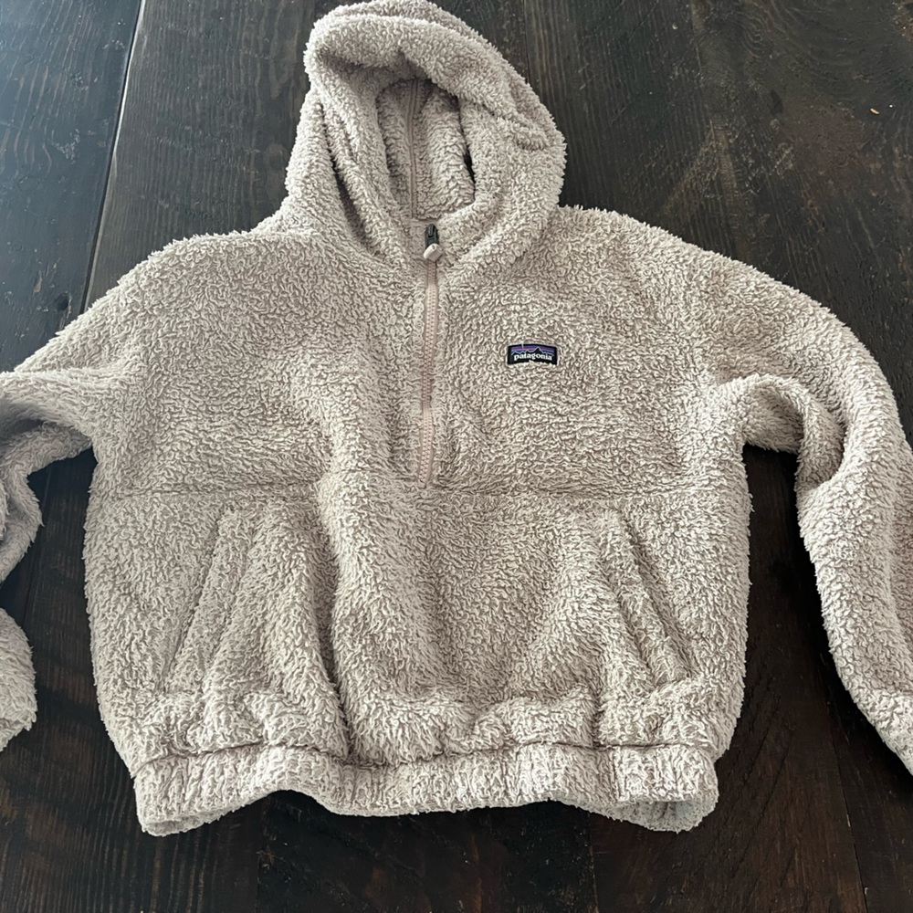 Kids size xl beige hooded Patagonia Fleece sweatshirt
